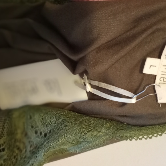 La miel eyelash lace t shirt green top - Picture 9 of 10